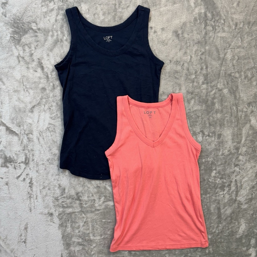 Lot Of 2 Loft Tanks Coral Scoop Neck & Navy V-Neck - Basics Size XS
